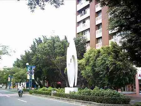 Avenida Cero en el cruce con la calle 12.