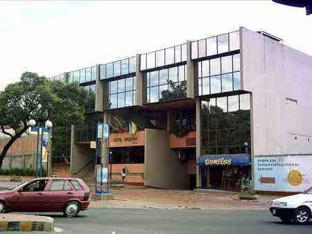 Hotel Arizona, importante hotel de la ciudad. Avenida cero entre calle 8a y La Diagonal Santander.