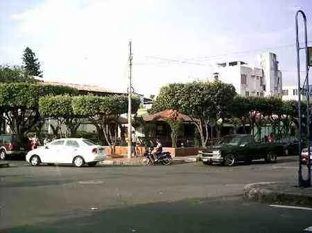 Restaurante Carritos Avenida Cero esquina con la calle 16.