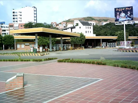 Estación de Gasolina en Pinar del Rio, en la entrada a Cúcuta ( al Norte) desde el Municipio de los Patios.