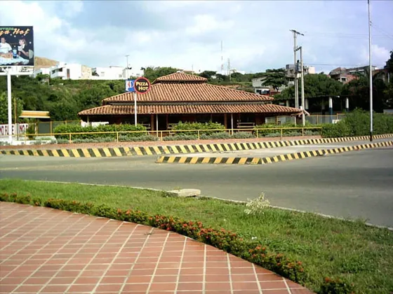 Restaurante en el Pinar de Río. Frente al barrio Santa Clara. Entrada a la ciudad desde el centro del pais.