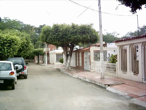 Barrio Santa Clara. A orillas del río Pamplonita, junto al Puente San Rafael.