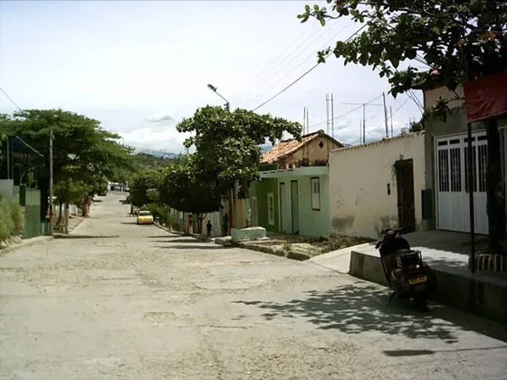 Barrio El Contento. Calle 15 con avenidas 16 y 17.