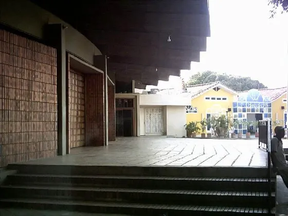 Iglesia Carmelitas. Avenida Cero con calle 17.