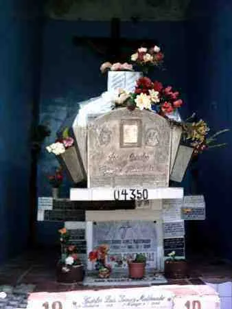 Difuntos a los que les atribuyen milagros. Carlos Luís Gómez Maldonado.