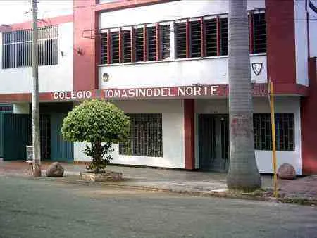 Colegio Tomasino del Norte. Barrio Popular.