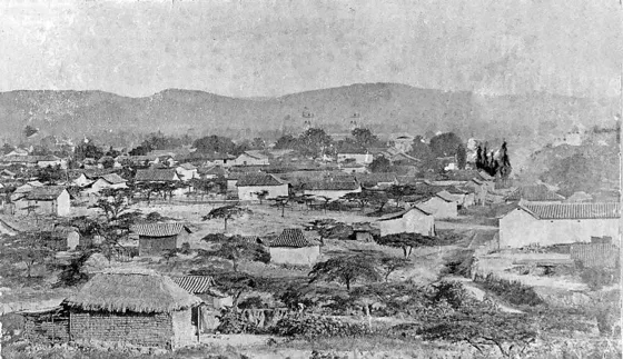 La mas antigua panorámica de Cúcuta que se conoce antes de su destrucción total durante el terremoto de 1875. A mediados del Siglo XIX, el conocido escritor Manuel Ancizar describía a Cúcuta en ese entonces como un poblado de plazuelas y patios con frondosos cujies y mamones que protegían sus hogares del ímpetu del viento y cuyos moradores vivian en casas de techos de teja y situadas esparcidamente sin demarcación de calles. Foto donada por el doctor Virgilio Durán Quintero.