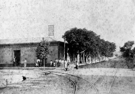 Oficina del Ferrocarril de Cúcuta. Ubicadas en la esquina de la avenida 6a con calle 8a. 1897. Fuente: Cámara de Comercio de Cúcuta