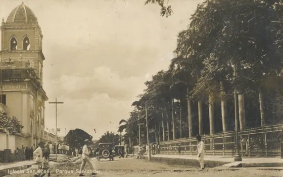 Iglesia de San José y Parque Santander Avenida 5ª entre calles 10 y 11 Foto donada por el Doctor: Virgilio Durán Martínez