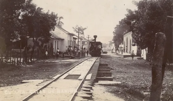 Calle de Nariño (calle 10) Foto donada por el doctor Virgilio Durán Martínez.