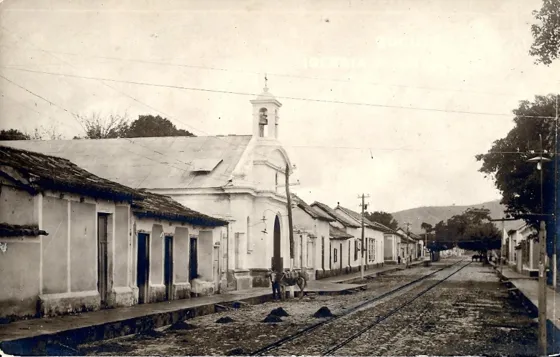 Primera iglesia de San Antonio sobre la calle 11 luego fue edificada en la calle 9ª entre avenidas 8ª y 9ª donde continúa actualmente. Foto donada por el doctor Virgilio Durán Martínez.
