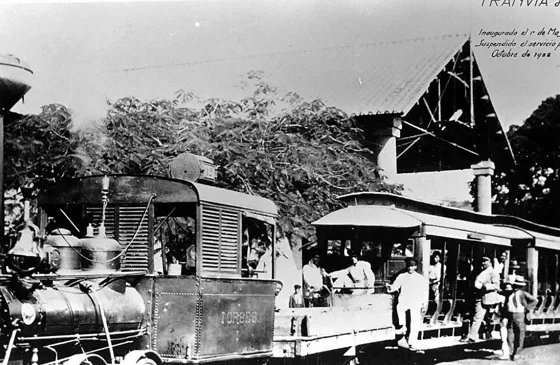 Tranvía de Cúcuta el cual pertenecía a la compañía del Ferrocarril de Cúcuta que entro en funcionamiento en 1890, con la ruta Estación Cúcuta - Aduana Nacional. Posteriormente se inauguraron las rutas a la estación rosetal en 1893, al puente San Rafael en 1919, a a Puente Espuma en 1927. La mayoría de los rieles de la ruta que recorría el tranvía fueron levantados en 1941 para pavimentar las calles de la ciudad.