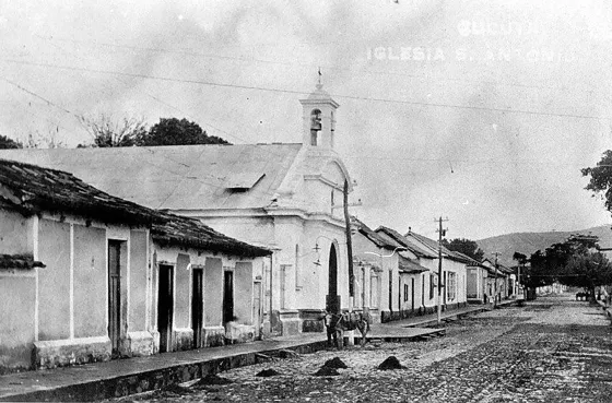 Iglesia San Antonio ubicada inicialmente en la calle 11 entre avenidas 7 y 8. Fue la primera iglesia construida inmediatamente después del terremoto. Posteriormente en la década del 30 fue demolida cuando se construyo la que es la actual Parroquia de San Antonio.