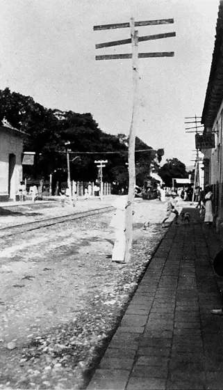 Calle de Nariño ( Calle 10), entre avenidas 4 y 5. 1910.
