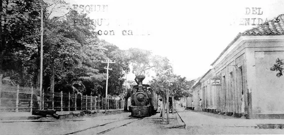 Calle de Nariño (Calle 10 ) entre Avenidas 5a. y 6a. 1916.