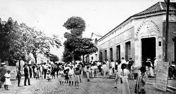 Calle del Mercado en la avenida 6 con calle 11. 1916.