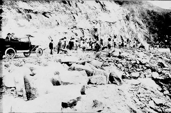 Carretera Central del Norte. Durante su proceso de construcción en el año 1916. La ruta se trazó fue la que tradicionalmente utilizaban los arrieros y los viajeros a caballo y mula hacia la ciudad de Pamplona. Las obras se iniciaron en 1915. esta carretera conectó a Cúcuta con Pamplona en la década de los 30 y posteriormente se logró la conexión con el centro del país.