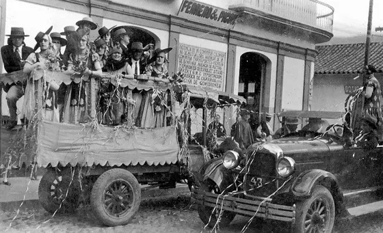 Carnavales de Cúcuta. Década del 20. Estas eran unas fiestas populares que se celebraban anualmente en la ciudad, las cuales tuvieron su apogeo entre los años 1914 y 1929.