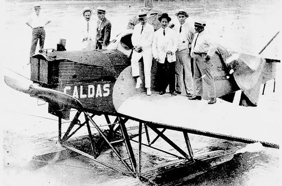 Hidroavión Caldas. 1923. Esta fue la primera nave que acuatizó en el río Zulia en Puerto Villamizar procedente de Barranquilla, la cual fue recibida por varias personalidades de la ciudad.