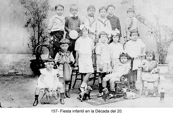Fiesta infantil en la Década del 20.