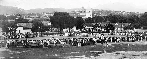 Plazuela del Libertador. 1932. También era el lugar para actos oficiales, militares y cívicos de la ciudad.