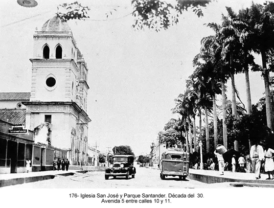 Iglesia San José y Parque Santander. Década del 30. Avenida 5 entre calles 10 y 11.