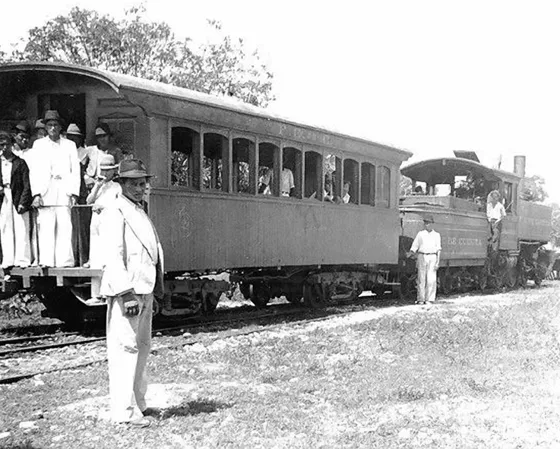 Ferrocarril de Cúcuta en su ruta a Puerto Santander en donde se empalmaba con el gran Ferrocarril del Táchira para completar el recorrido La Grita - encontrados en Venezuela. El viaje desde Cúcuta hasta Encontrados era de 160 km y se realizaba en 8 horas. Década del 30.