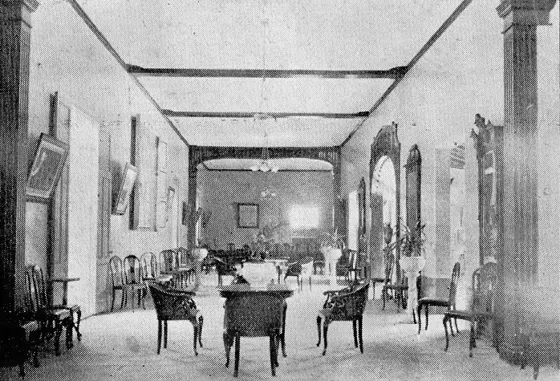 Salón principal del Club del Comercio. Este tradicional Club fue fundado en 1880 y es actualmente uno de los mas antiguos de Colombia.
