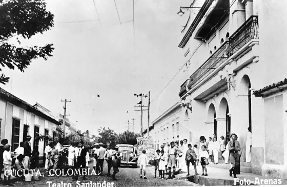 Teatro Santander. Calle 11 Av.3a. y 4a. Década del 30. Fué durante varias décadas uno de las mas importantes salas de cine de la ciudad.