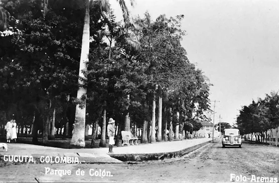 Parque Colón. Avenida 2a. Calle 13. Conocido a comienzos del siglo XX como El Bosque Colón