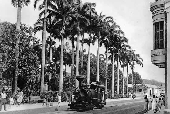 Parque Antonia Santos. Avenida 7a entre calles 6a y 7a. Década del 40.
