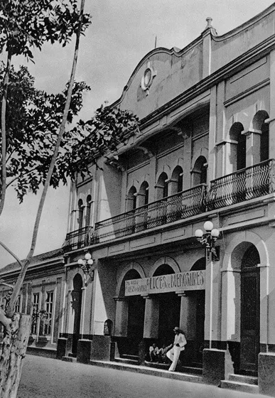 Teatro Santander. Calle 11 entre avenidas 3a y 4a, Década del 40.