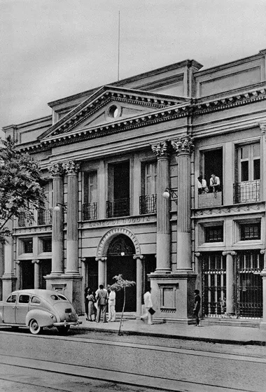 Edificio Banco Bogotá Avenida 5a entre calles 11 y 12. Década del 40.