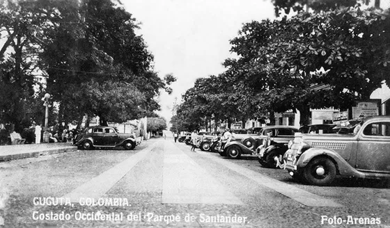 Avenida 6a entre calles 10 y 11. Década del 40.
