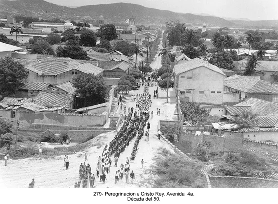 Cristo Rey. Avenida 4a. Década del 50.