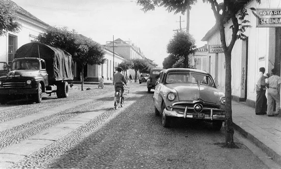 Calle 13 Avenida 5a. Década del 50.