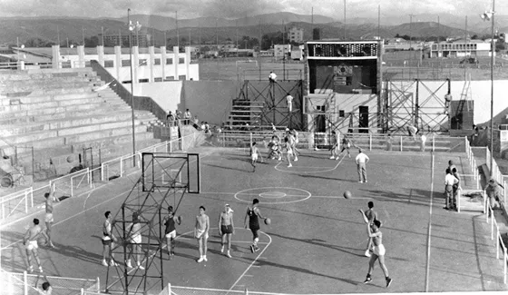Coliseo Toto Hernández. Construida en solo 85 días e inaugurada en Diciembre de 1953.