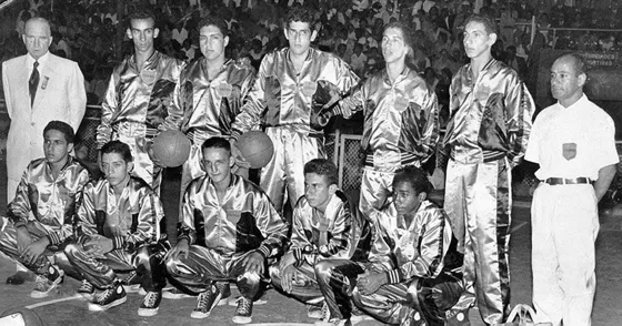 Selección Juvenil de Colombia en el Primer Campeonato Suramericano Juvenil de Baloncesto celebrado en Cúcuta. El Suramericano de Baloncesto celebrado en el año 1955 en Cúcuta, logró gran entusiasmo y solidaridad en la ciudad. Este deporte fue durante esta década el mas popular, pues se contaba con excelentes jugadores, como Roque Peñaloza y Hernán "Pipo" Gómez.