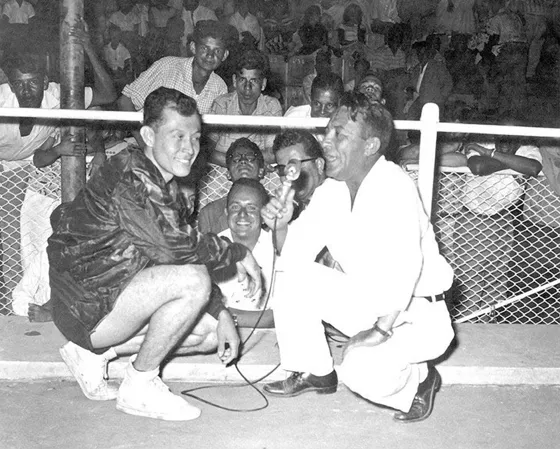 El excelente jugador Alfredo Díaz Calderón y el periodista Carlos Ramírez París. 1955.