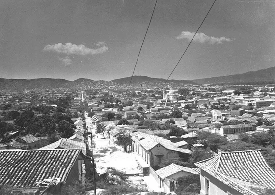 Panorámica de Cúcuta. Avenida 10. Década del 50.