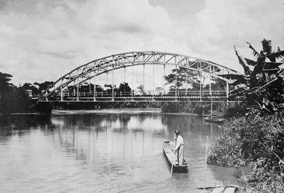 Puente Internacional del Ferrocarril de Cúcuta "La Grita" sobre el Río Zulia. en Puerto Santander. Década del 50.
