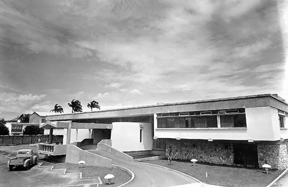 Nueva sede del Club Comercio. Inaugurada el 16 de Diciembre de 1961. Este es el club mas antiguo de la ciudad y uno de los primeros fundados en Colombia (1860).
