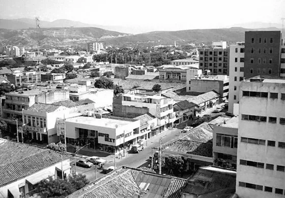 Sector comercial del centro. Avenida 4a Calle 10.
