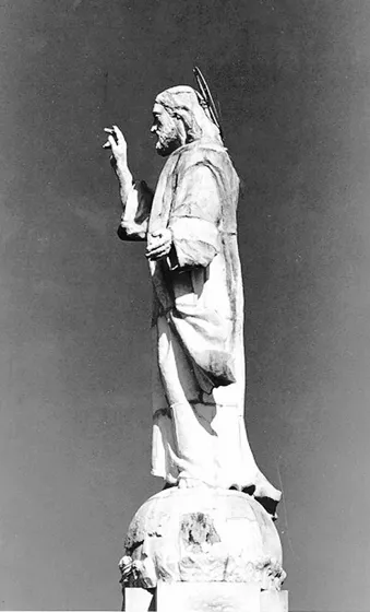 Estatua Cristo Rey en el Barrio San Rafael. Es la estatua mas alta de la ciudad. Década del 80.