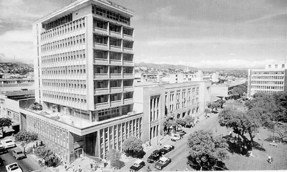 Antiguo Edificio Banco de la República. Hoy en día funcionan allí varias oficinas del gobierno.