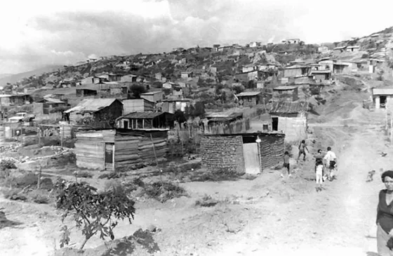 Los Barrios de invasión se han incrementado en la ciudad desde la década de los 80 y son a finales del siglo XX uno de los problemas mas delicados. Foto, década de los 90.