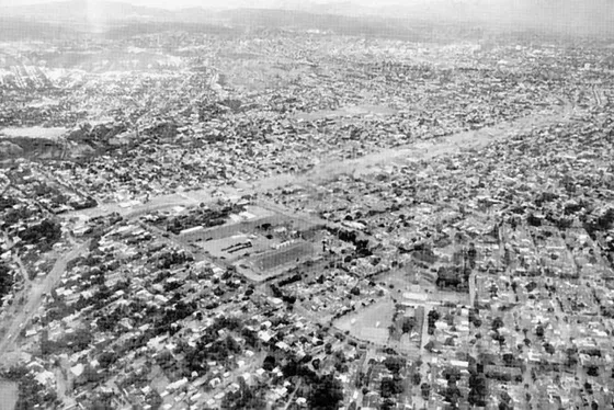 Vista aerea de la Ciudadela Juan Atalaya. Construidos en terrenos de su benefactor, el ciudadano español Juan Atalaya, y actualmente es uno de los sectores mas populosos de la ciudad. Foto, década de los 90.