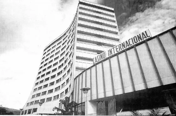 Hotel Casino Internacional. Lujoso hotel que cuenta con el mejor casino del oriente colombiano. Foto, década de los 90.