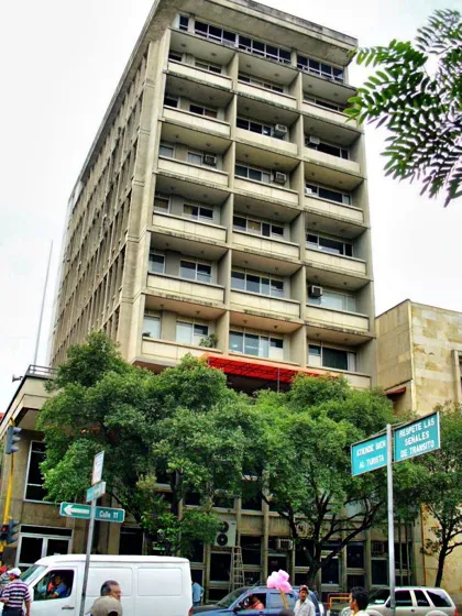 Edificio donde funcionaba originalmente el banco de la República Av. 5ª con calle 11