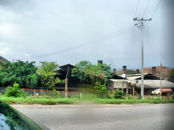 Hornos para la fabricación de ladrillo vía al municipio del Zulia